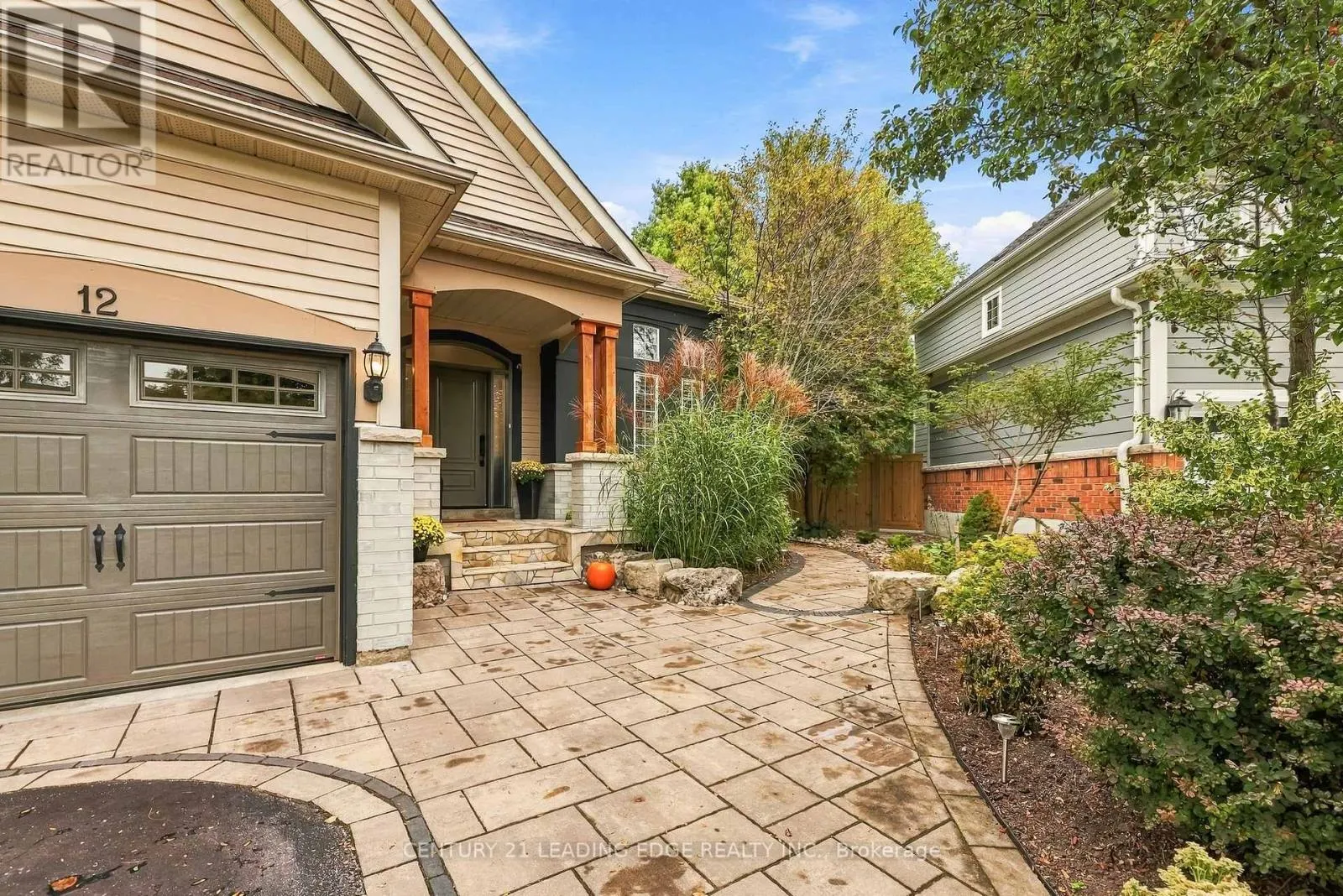 12 COASTVIEW COURT