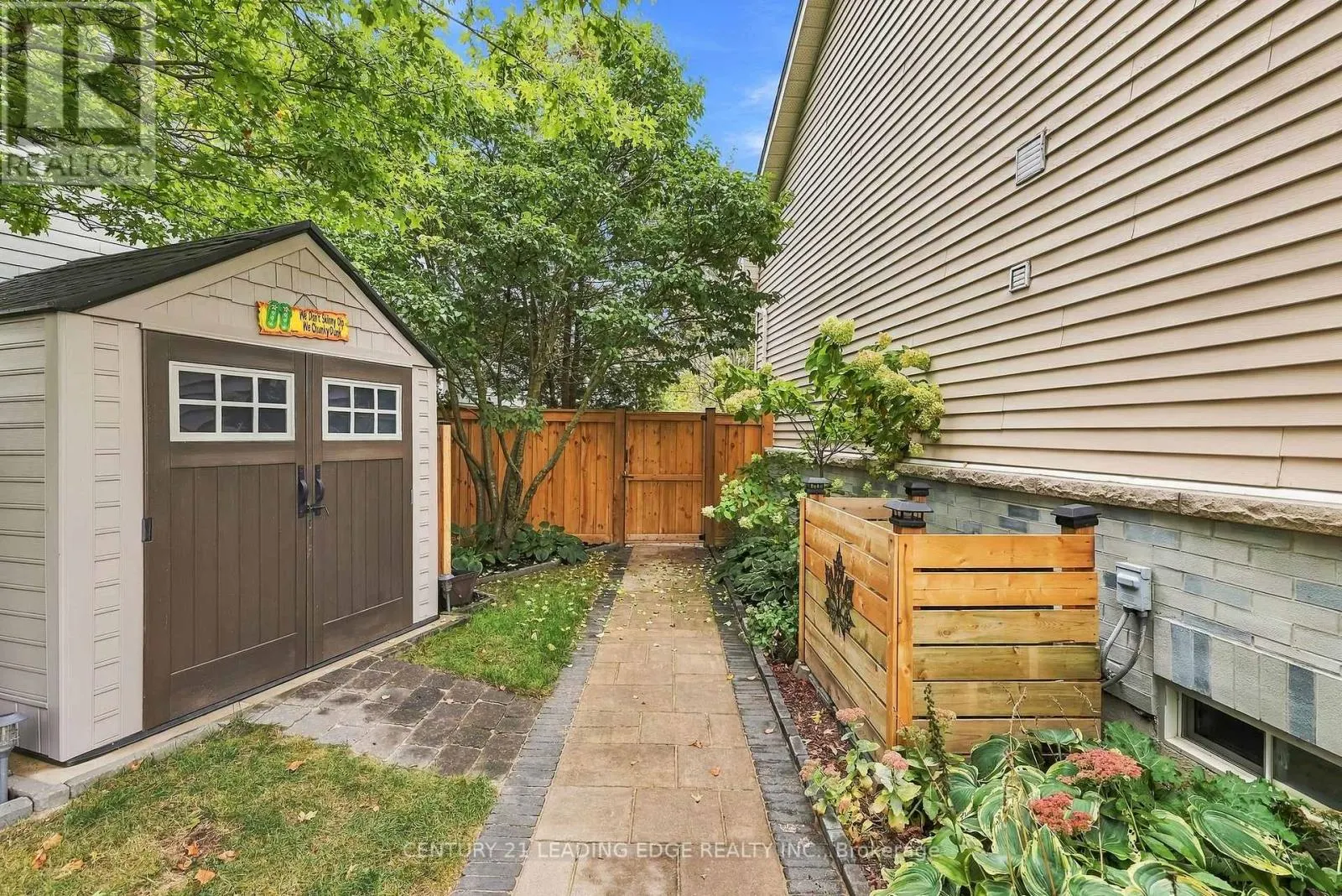 12 COASTVIEW COURT