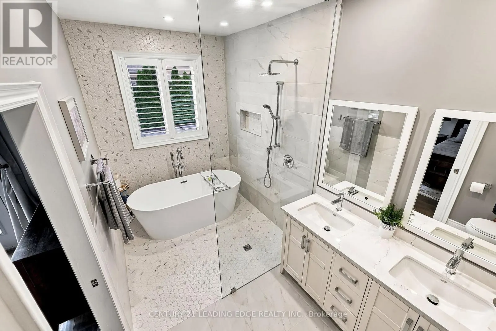 12 COASTVIEW COURT
