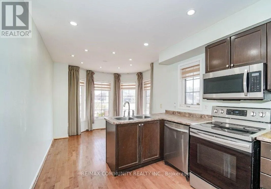 2 OGLEVIE DRIVE