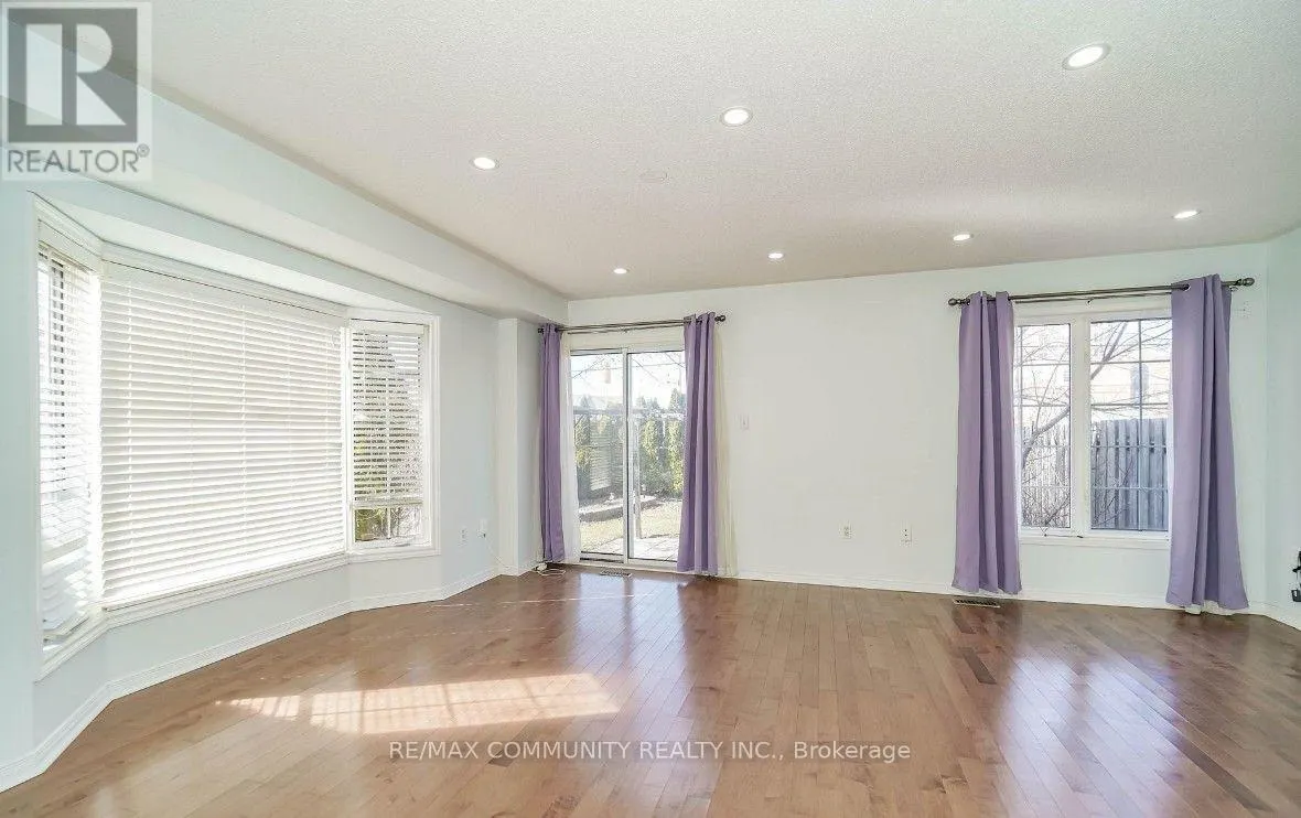2 OGLEVIE DRIVE