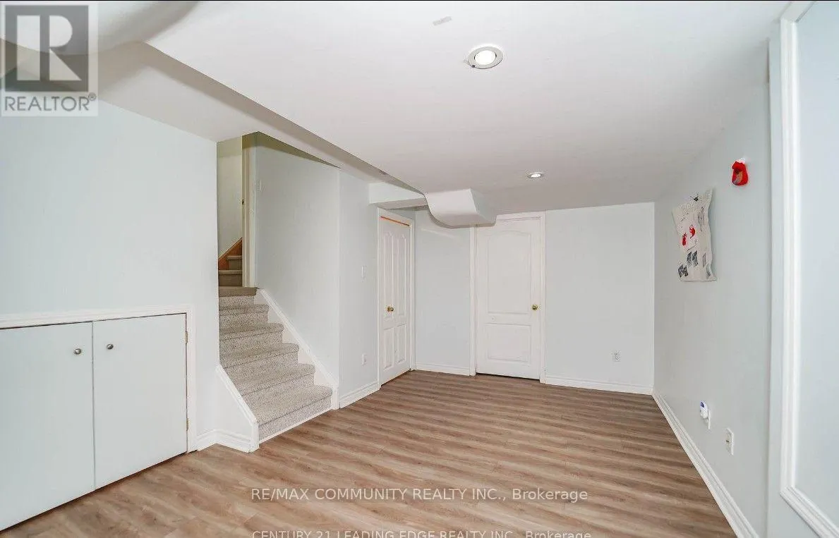 2 OGLEVIE DRIVE