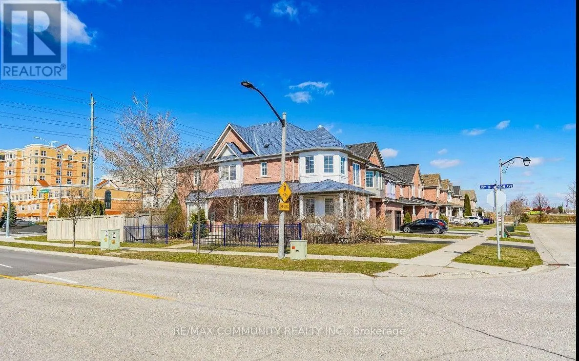 2 OGLEVIE DRIVE