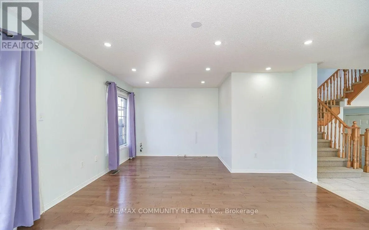 2 OGLEVIE DRIVE