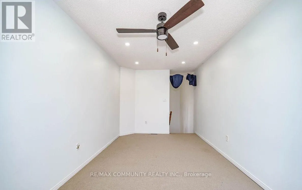 2 OGLEVIE DRIVE
