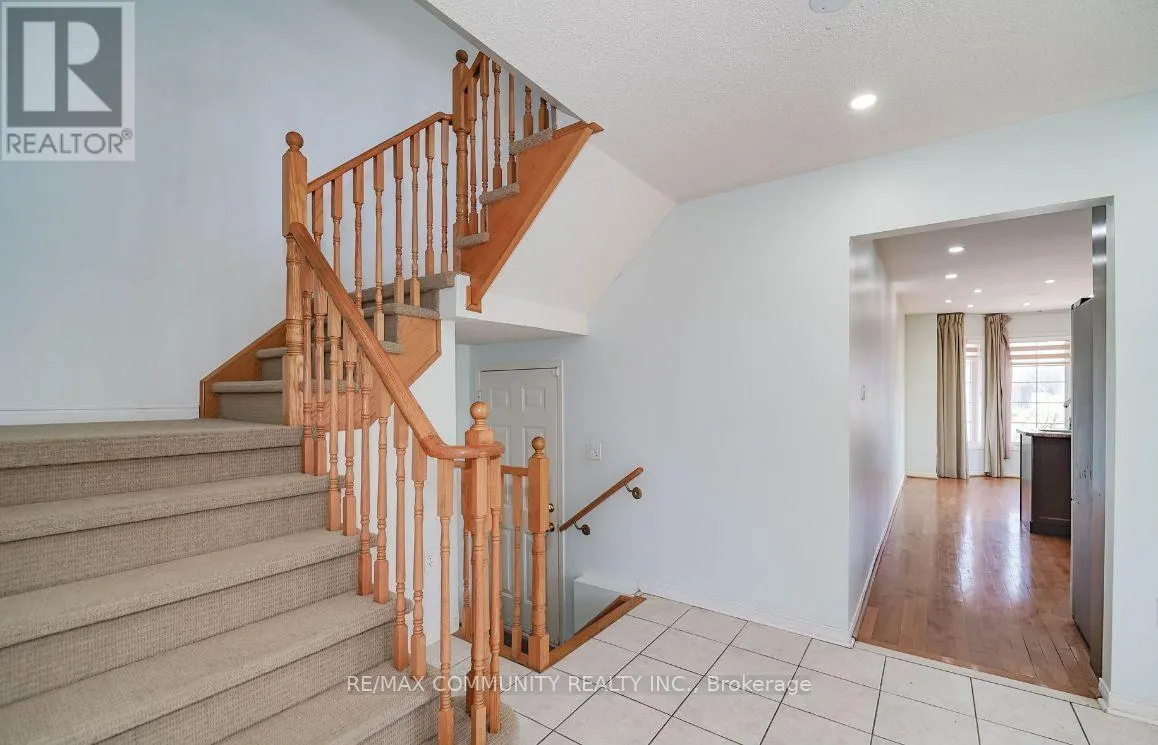 2 OGLEVIE DRIVE