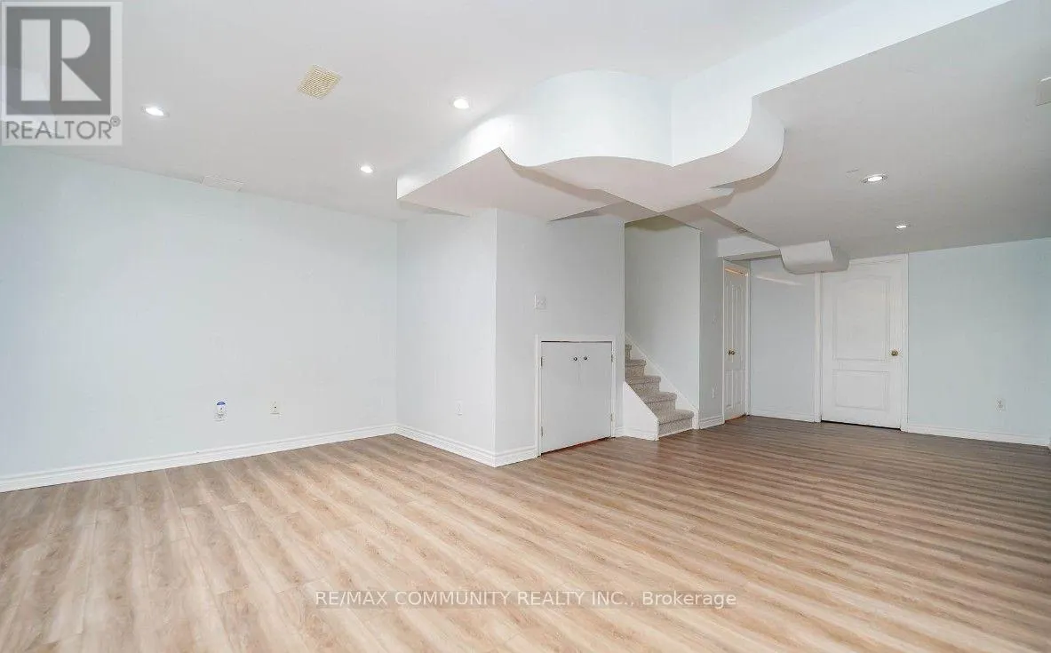 2 OGLEVIE DRIVE