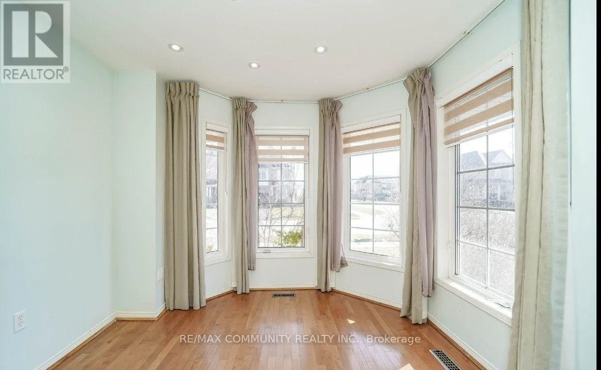 2 OGLEVIE DRIVE