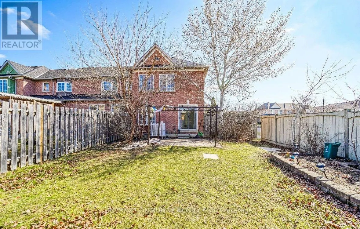 2 OGLEVIE DRIVE