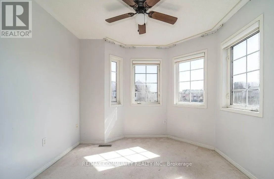 2 OGLEVIE DRIVE