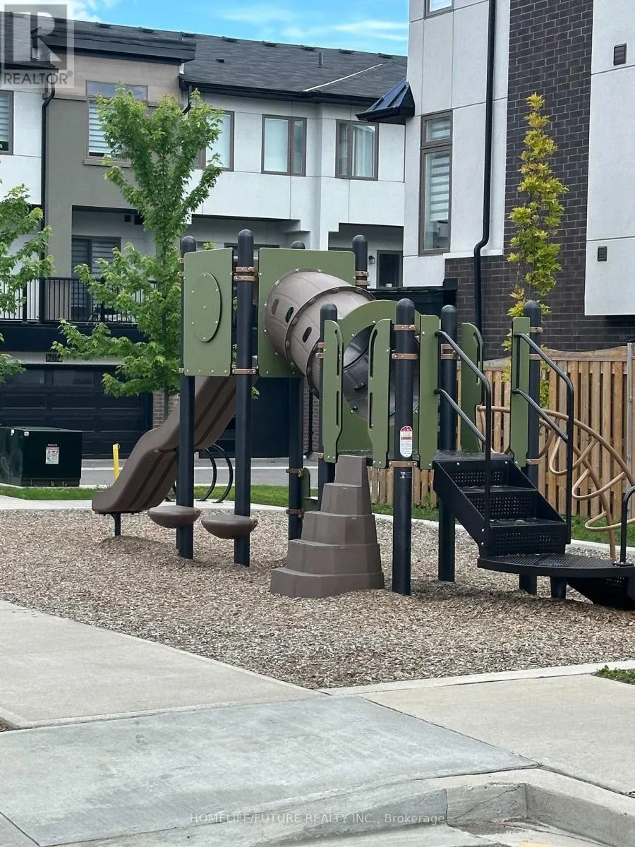 39 - 250 FINCH AVENUE