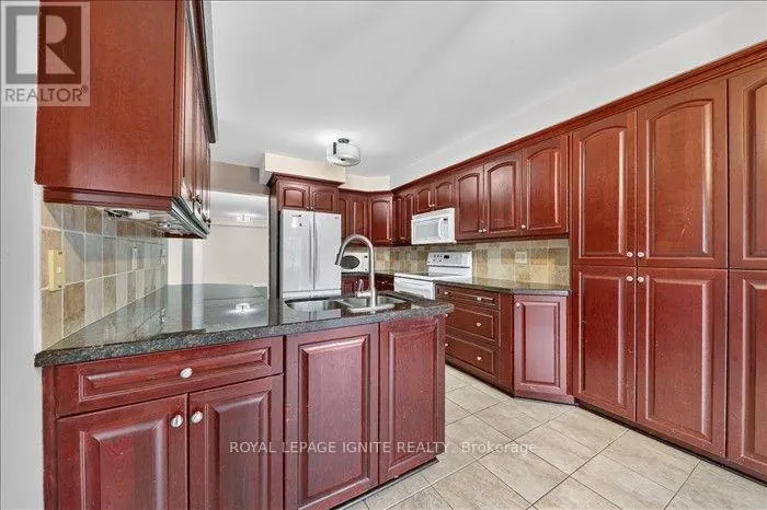 UPPER - 8 VAIL MEADOWS CRESCENT