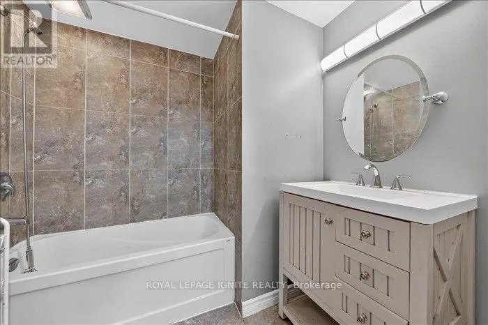 UPPER - 8 VAIL MEADOWS CRESCENT