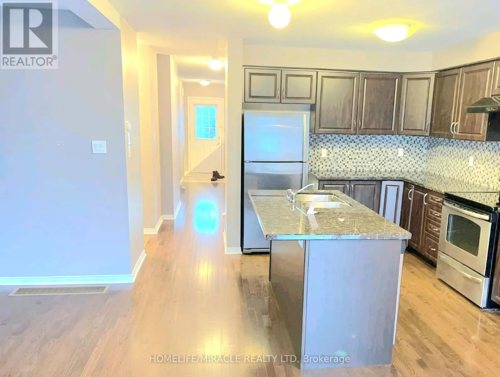 857 TAGGART CRESCENT