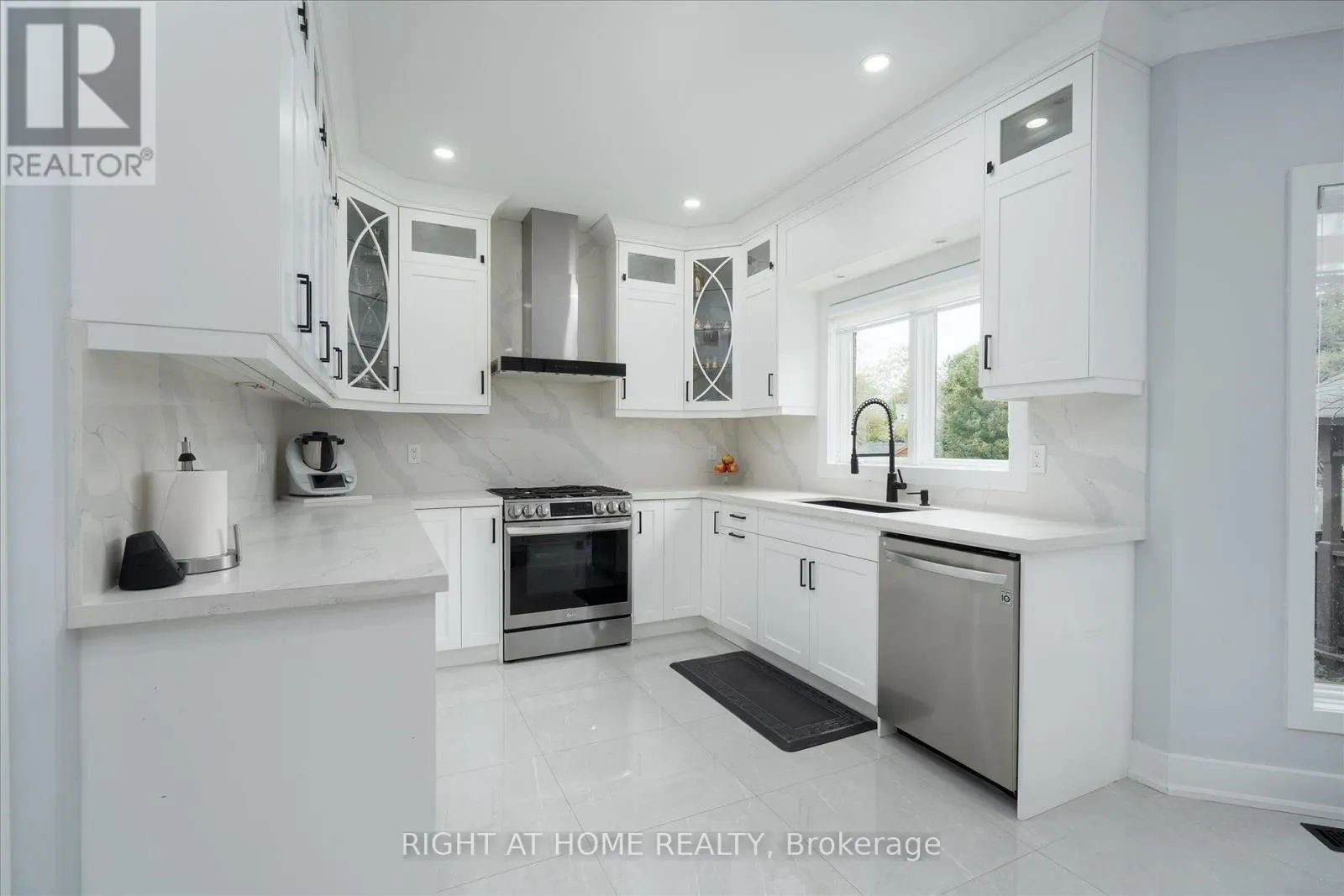 1001 LYTTON COURT