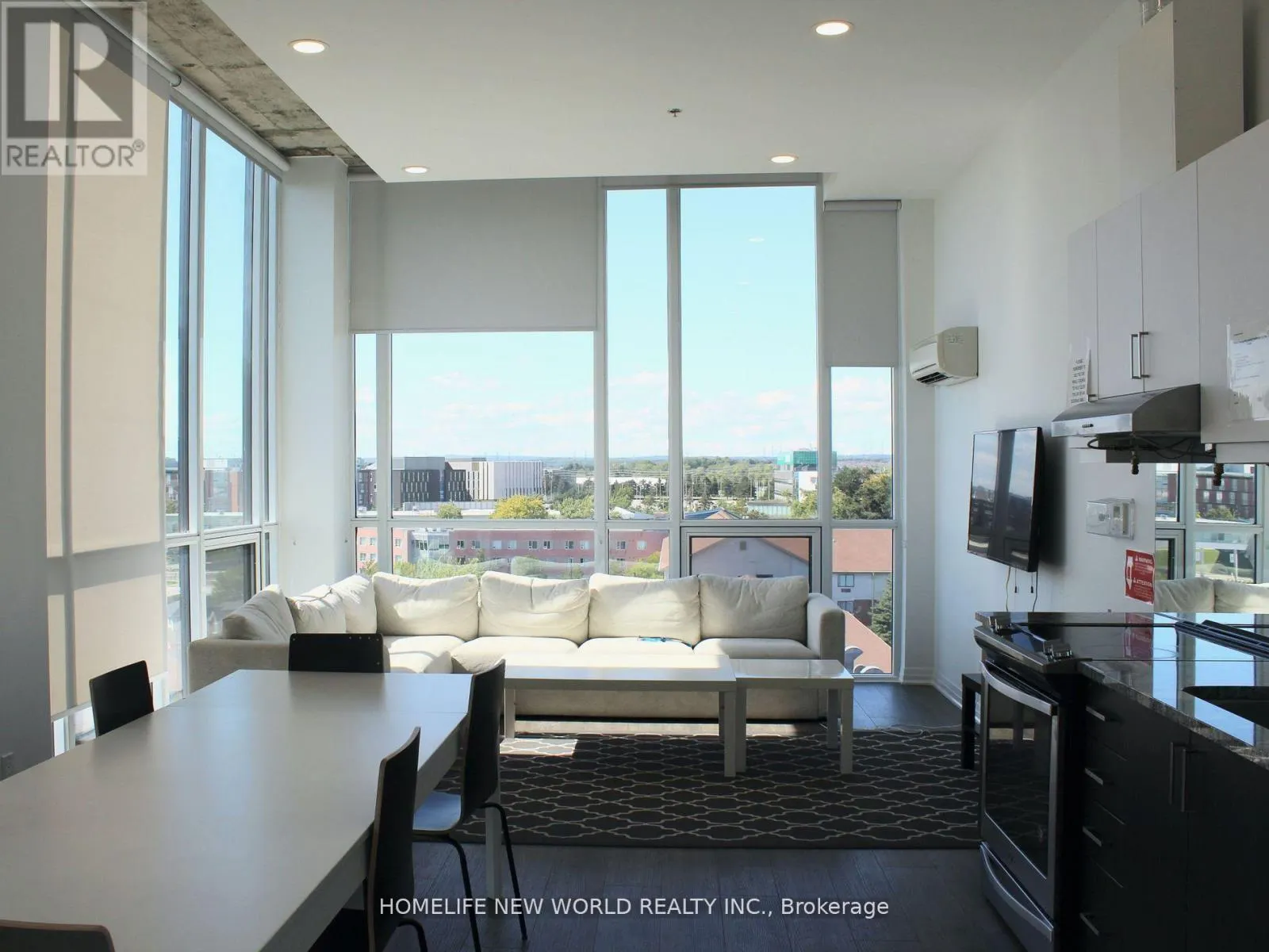 839 - 1900 SIMCOE STREET N