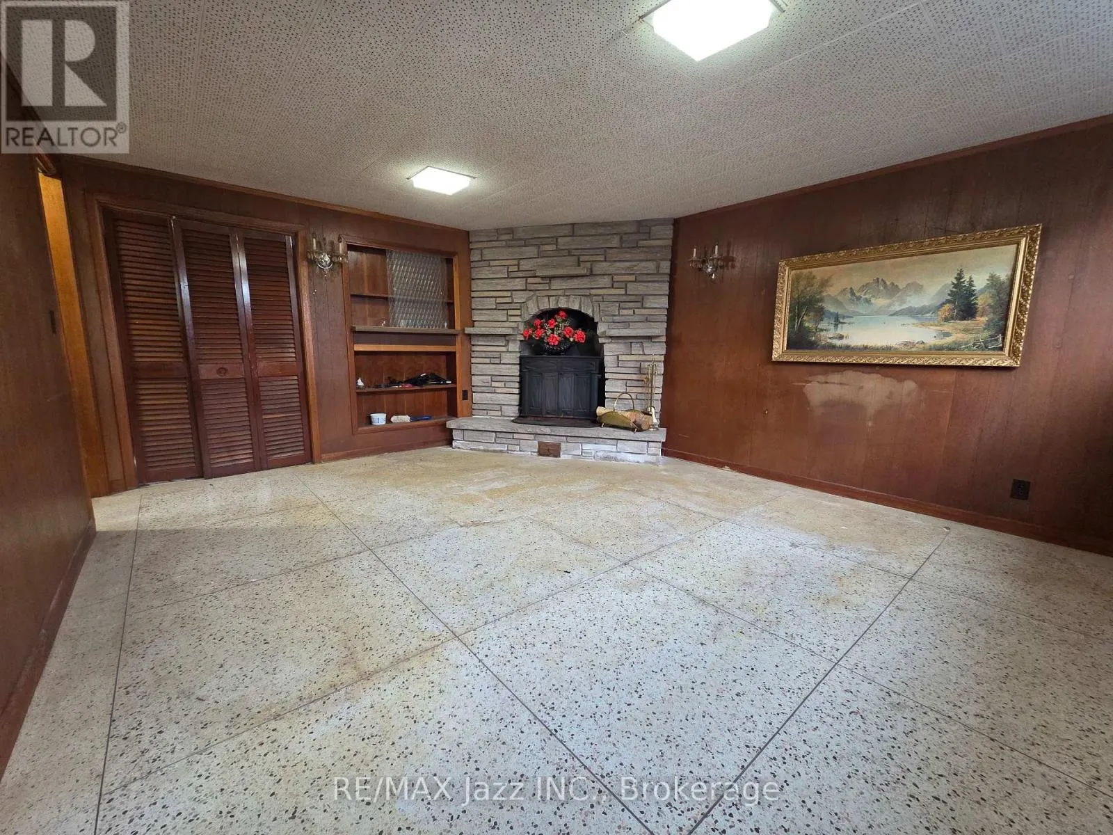 302 POPLAR STREET