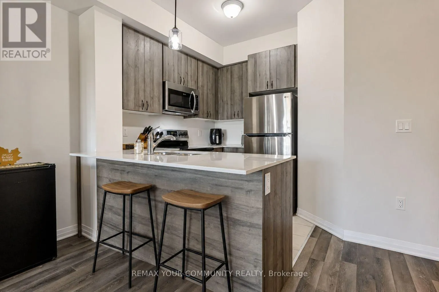 202 - 65 SHIPWAY AVENUE