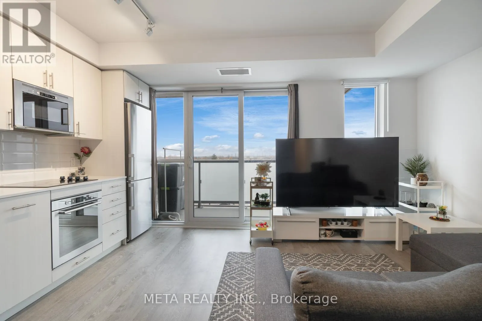 502 - 2550 SIMCOE STREET N