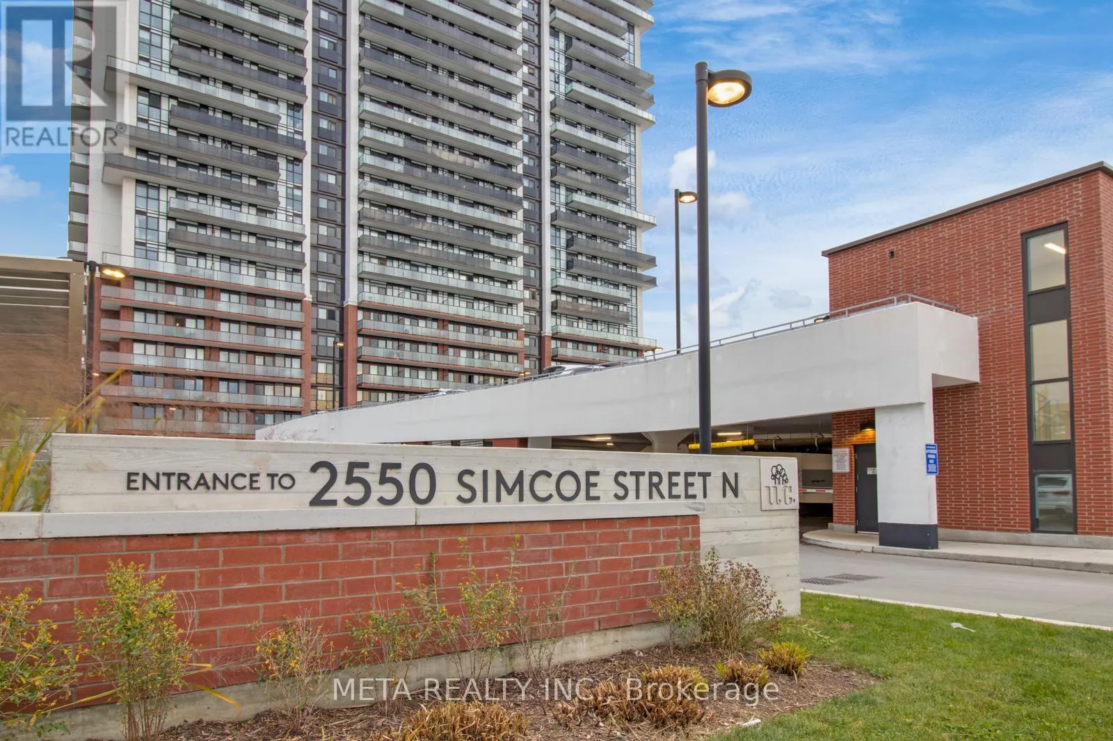 502 - 2550 SIMCOE STREET N