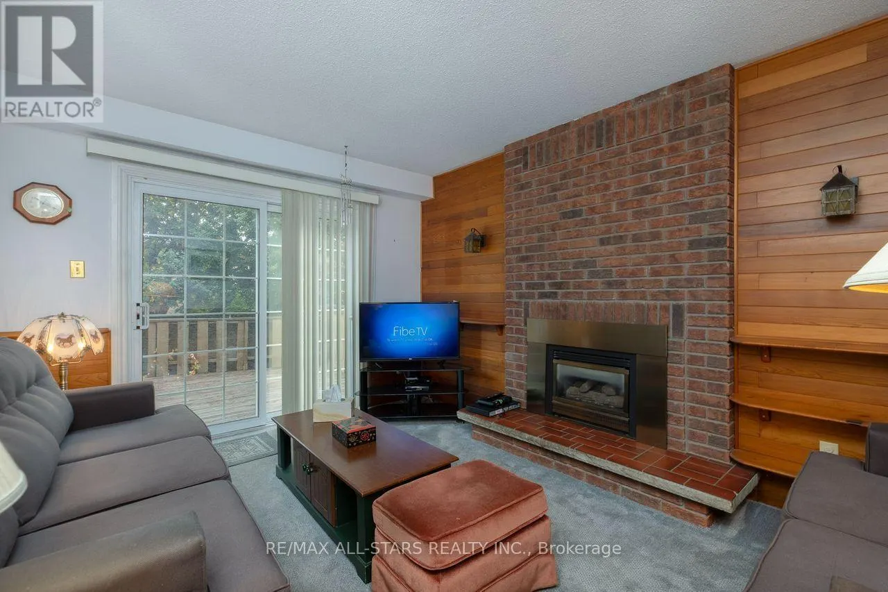 10 COLETTE DRIVE