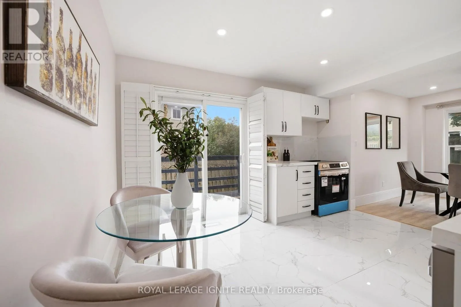 26 WINSTON CRESCENT