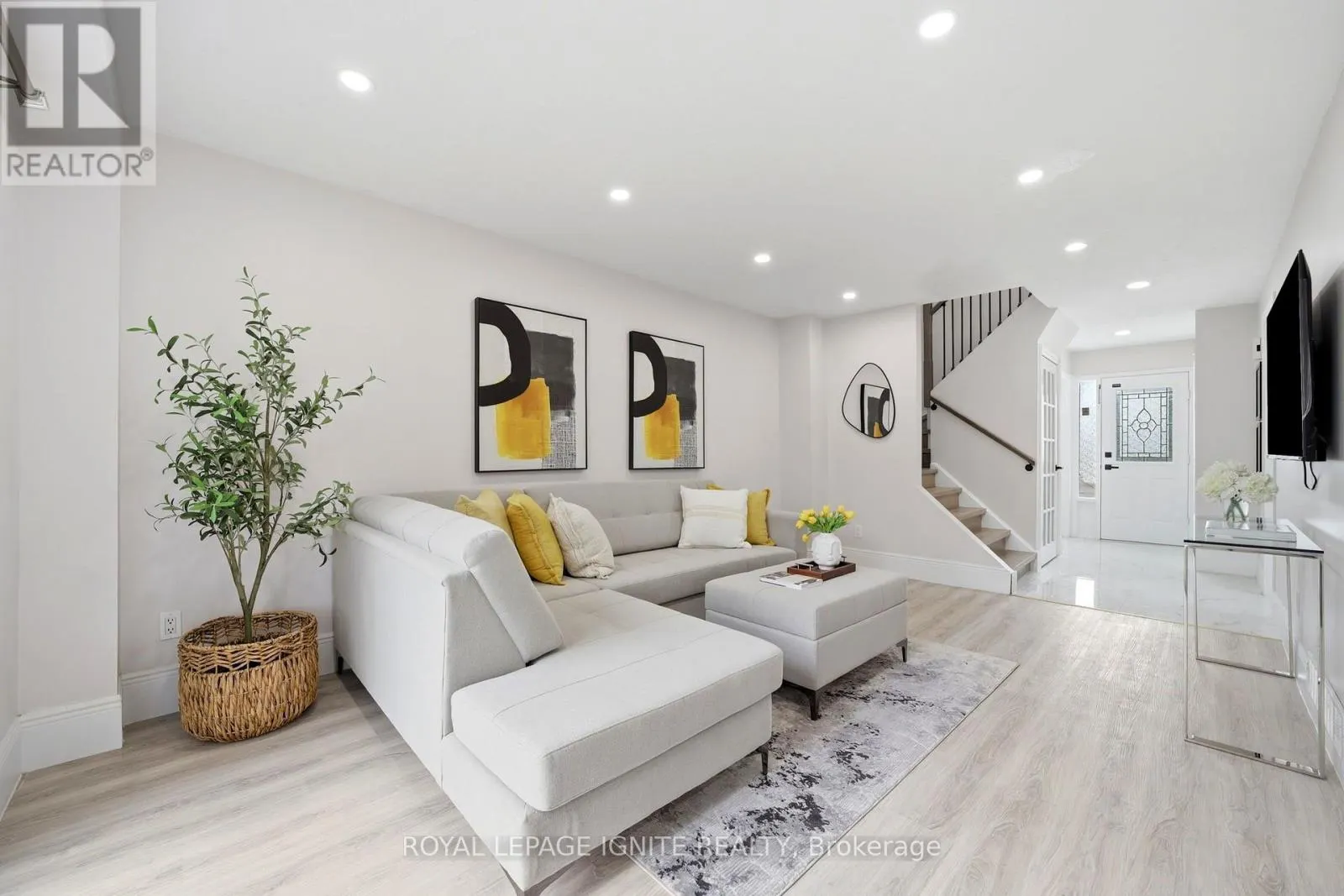 26 WINSTON CRESCENT