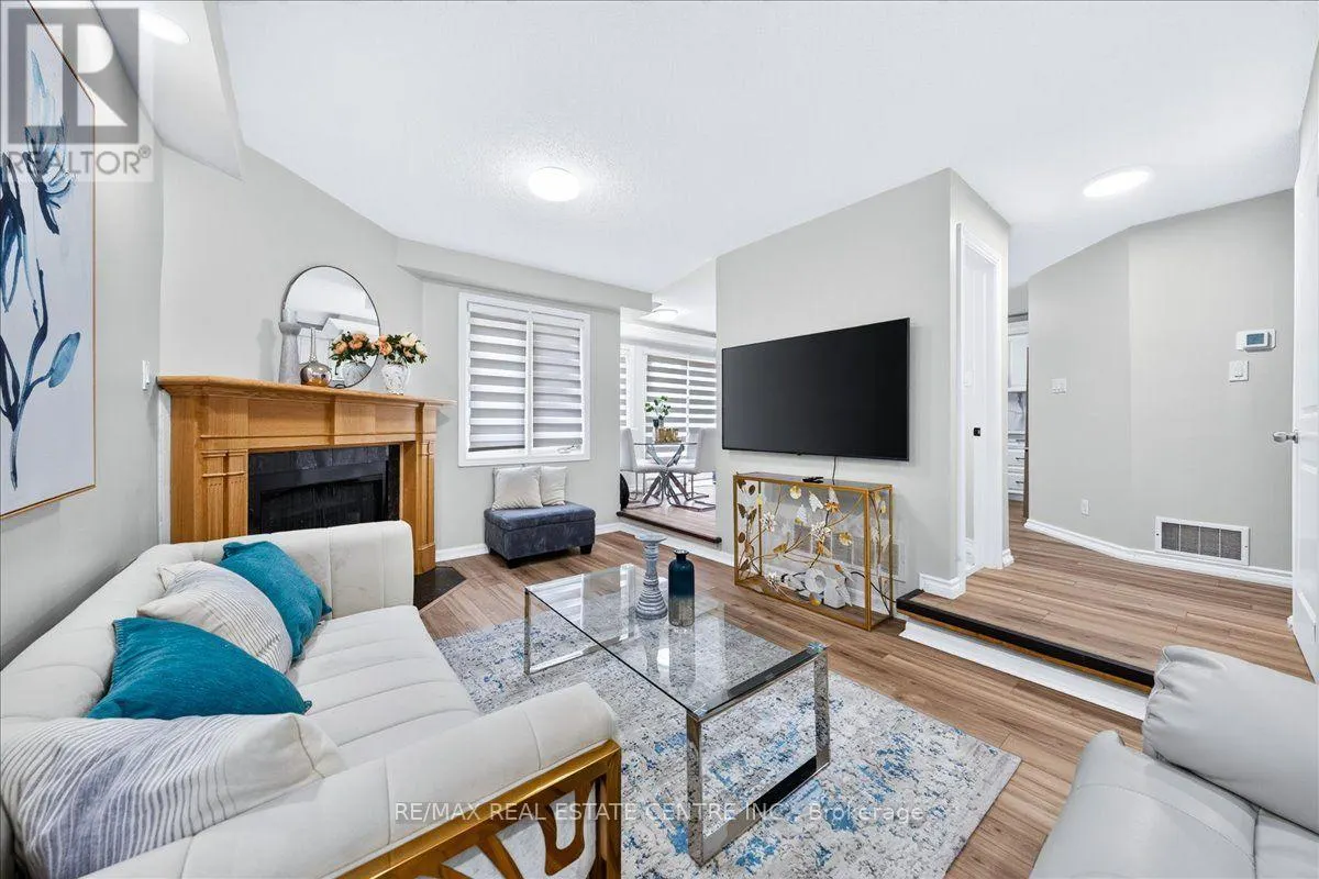257 WRIGHT CRESCENT