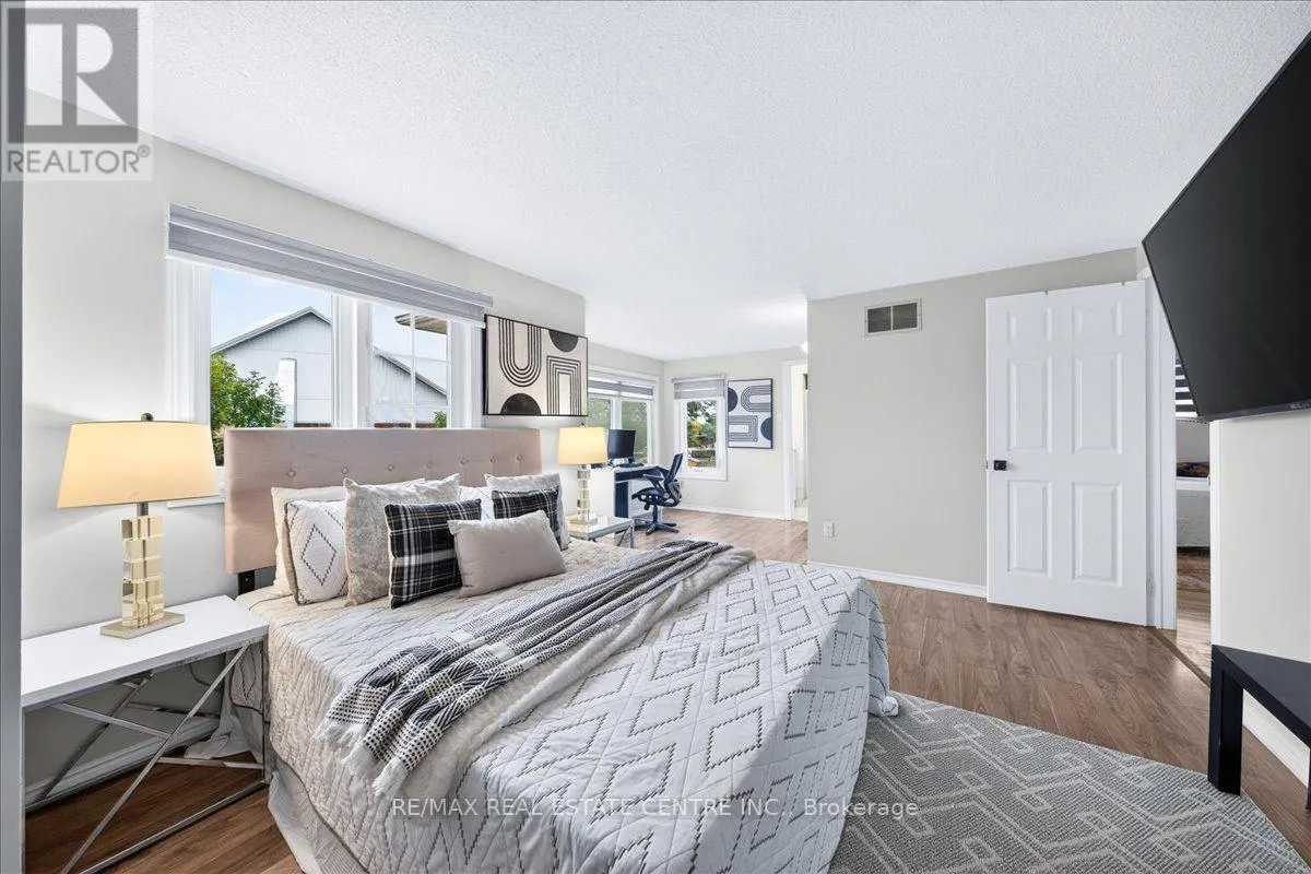 257 WRIGHT CRESCENT