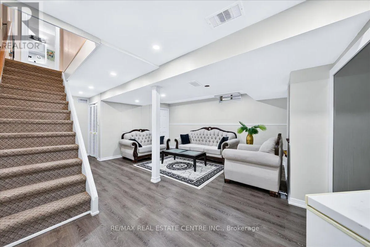 257 WRIGHT CRESCENT