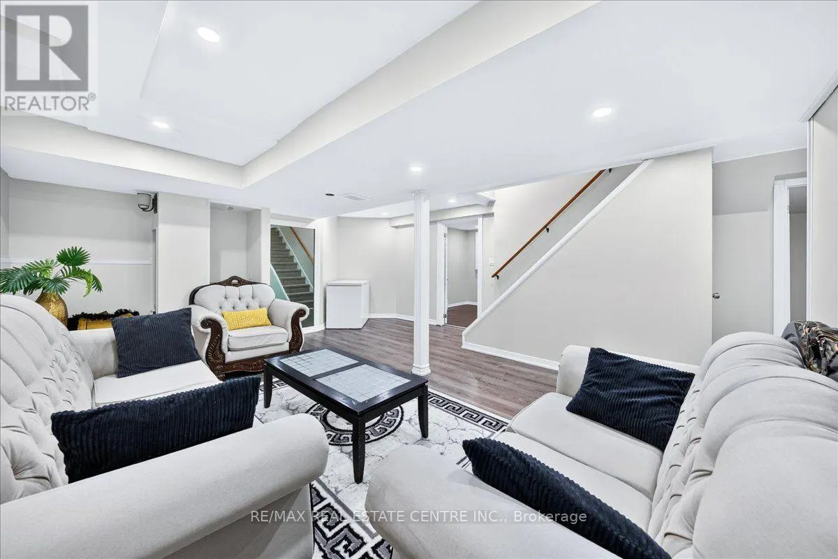 257 WRIGHT CRESCENT
