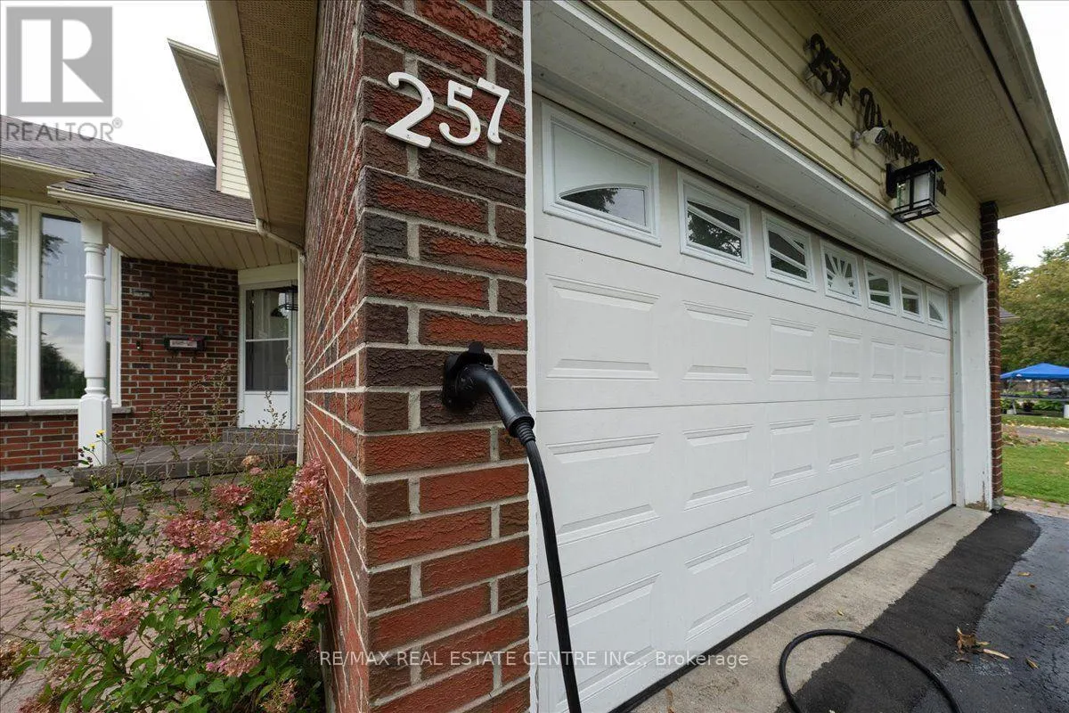 257 WRIGHT CRESCENT