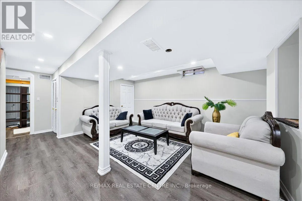 257 WRIGHT CRESCENT
