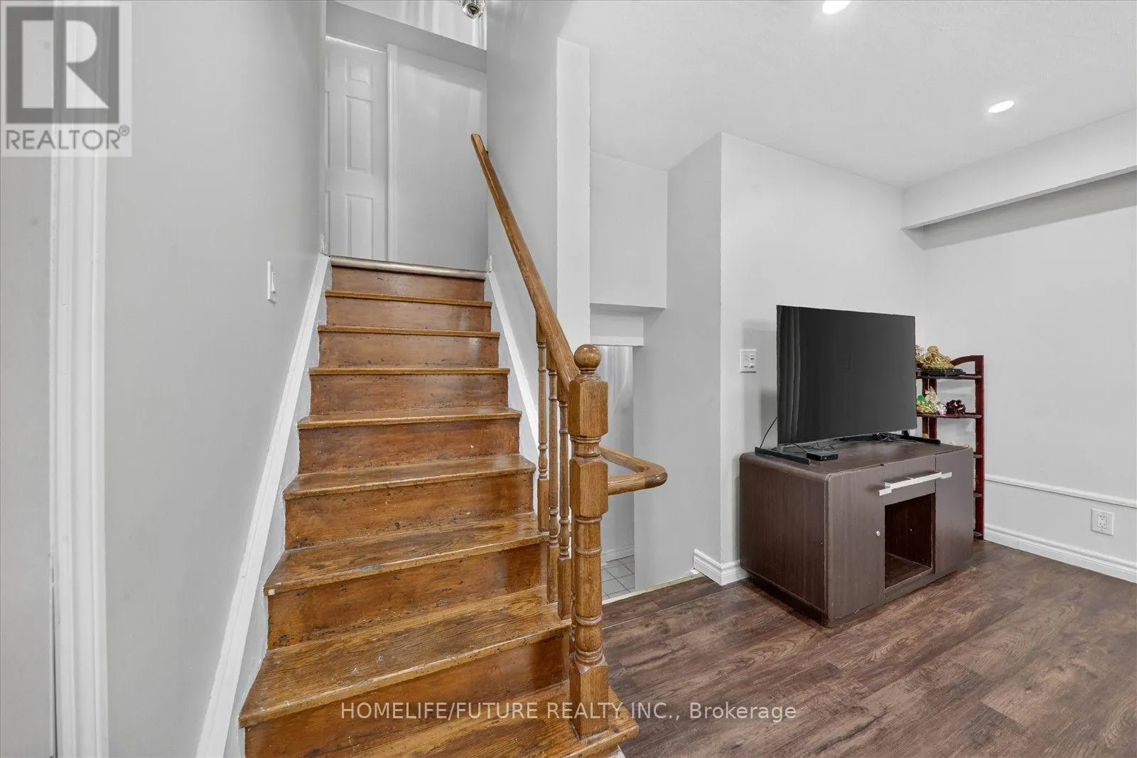 163 LABRADOR DRIVE