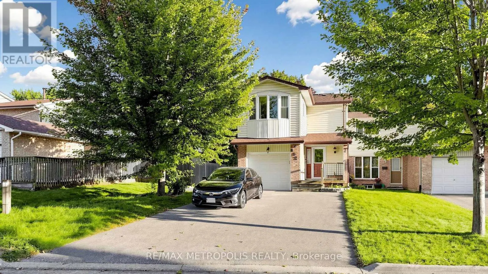 892 GENTRY CRESCENT