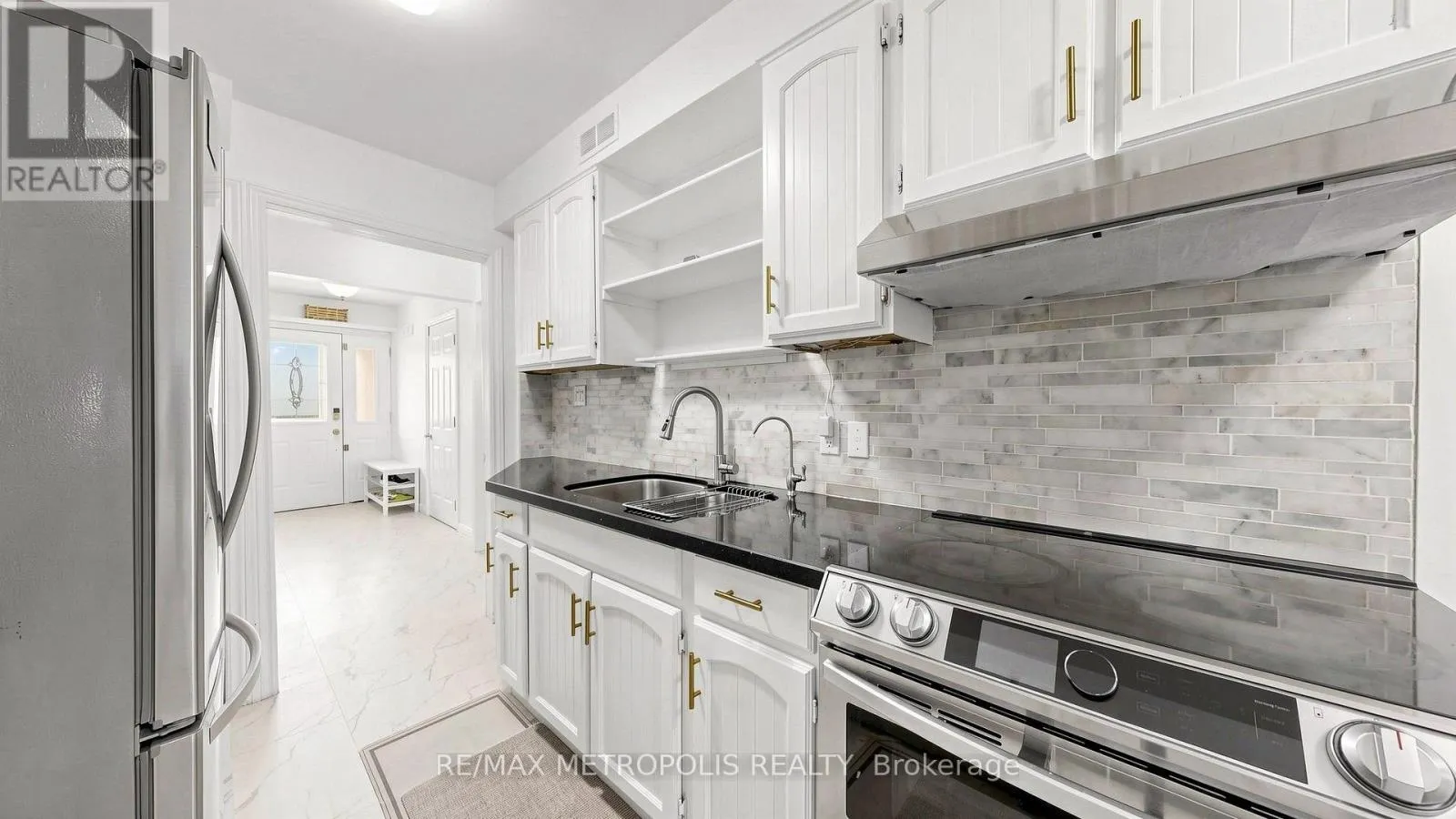 892 GENTRY CRESCENT