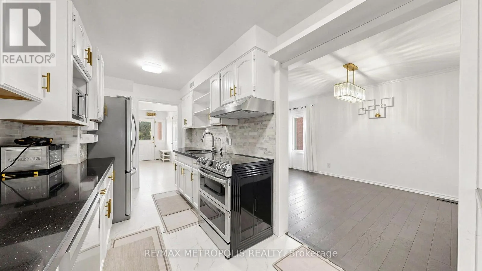 892 GENTRY CRESCENT