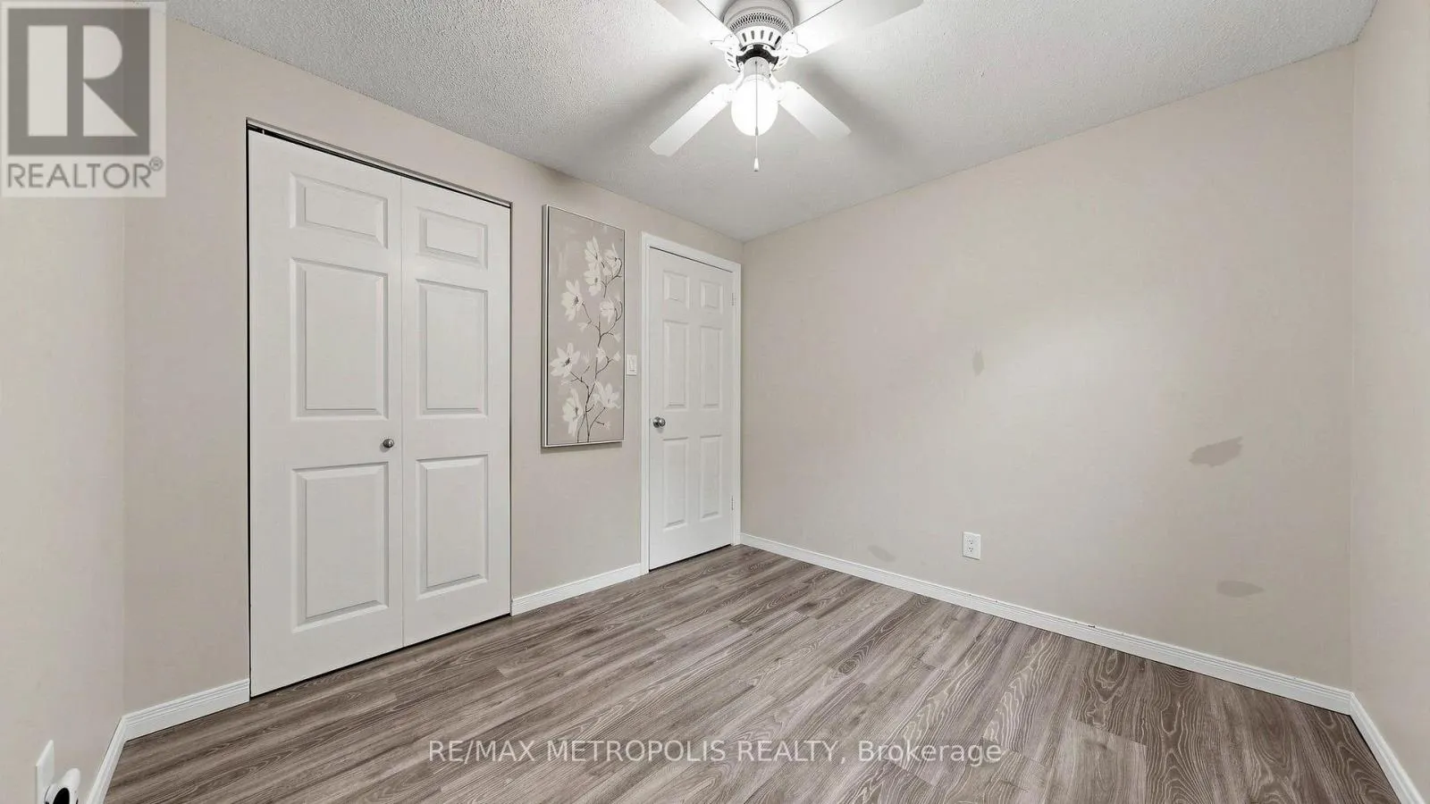 892 GENTRY CRESCENT