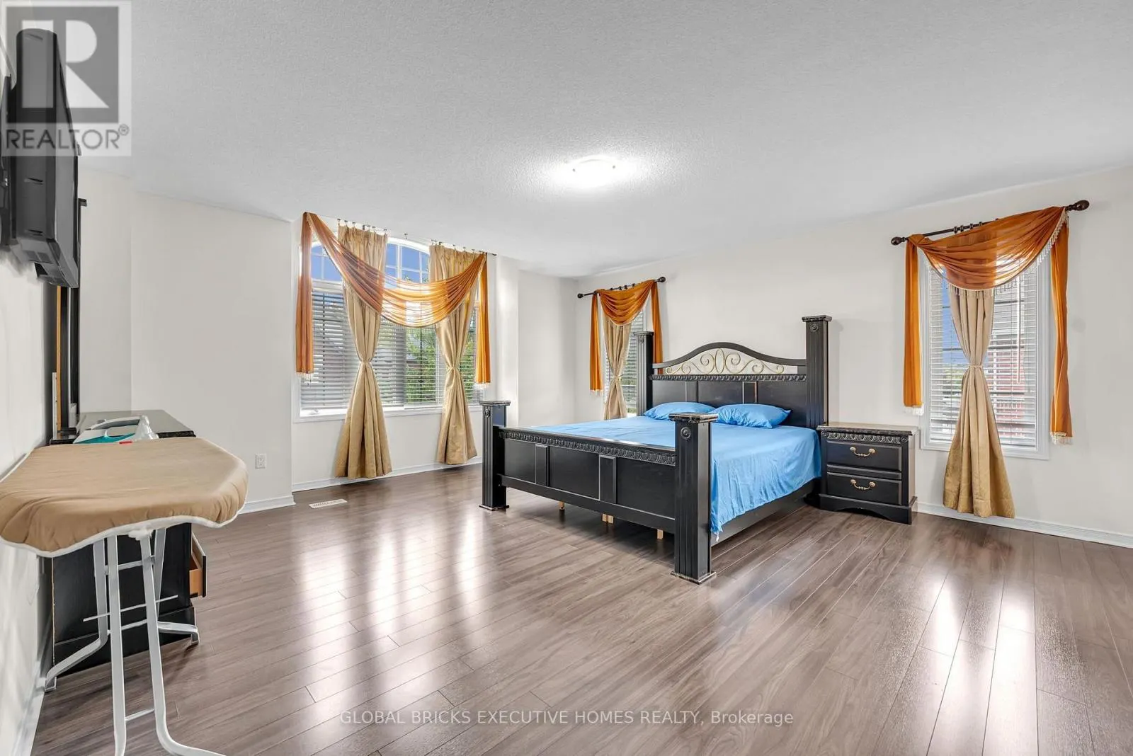 1534 SCENIC LANE DRIVE