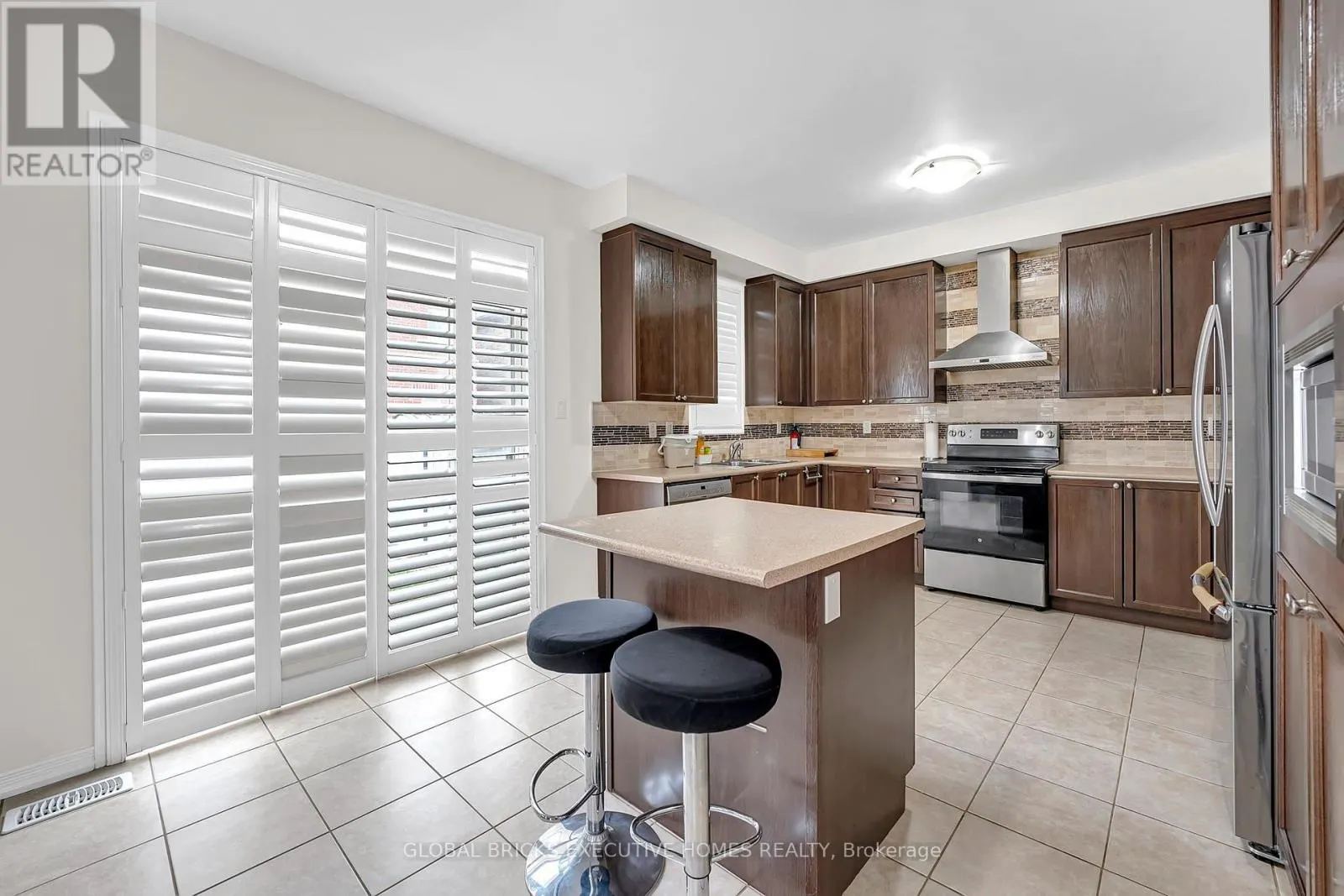 1534 SCENIC LANE DRIVE