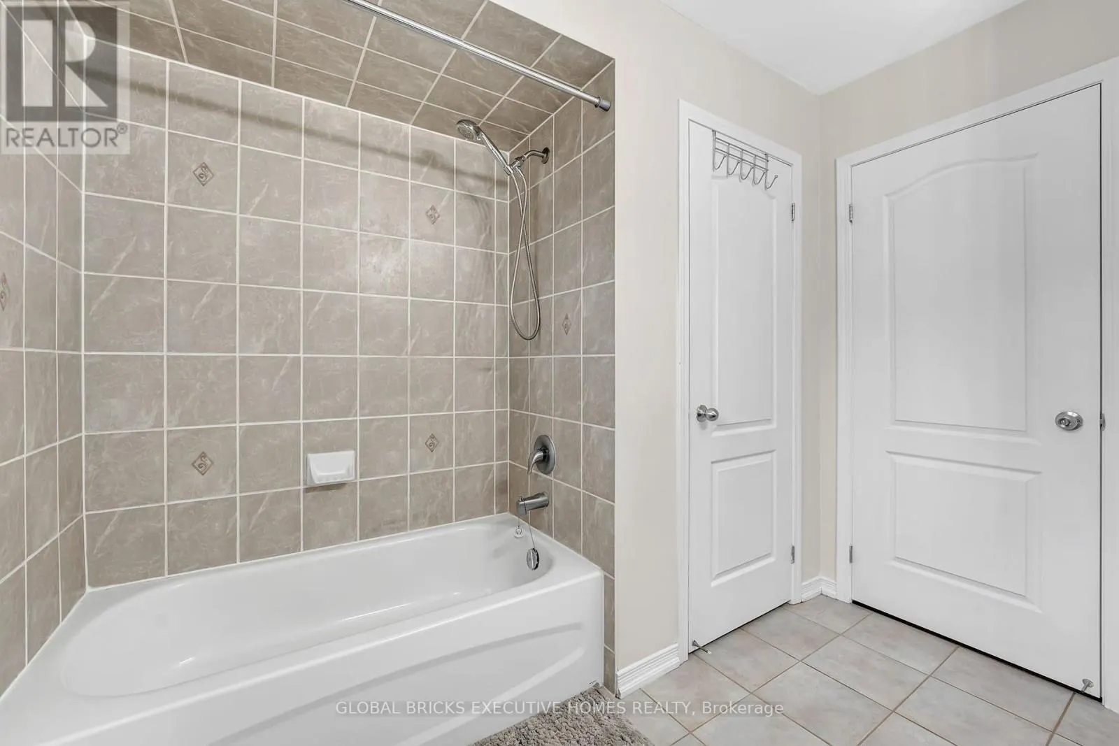 1534 SCENIC LANE DRIVE