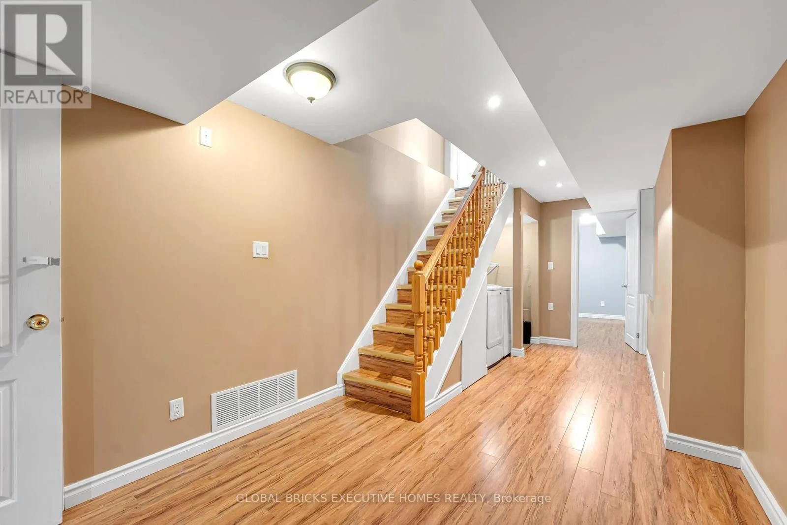 1534 SCENIC LANE DRIVE