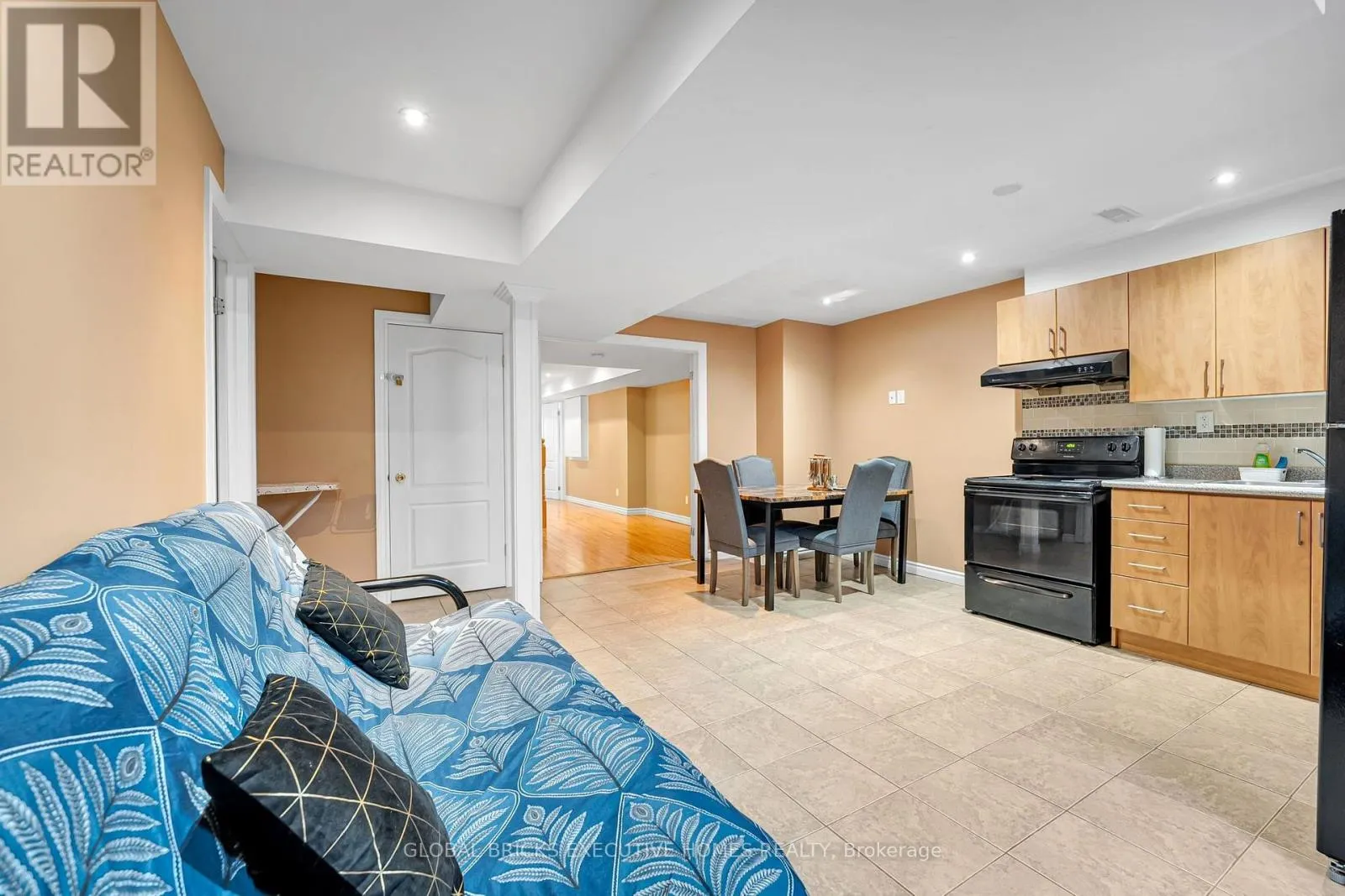 1534 SCENIC LANE DRIVE