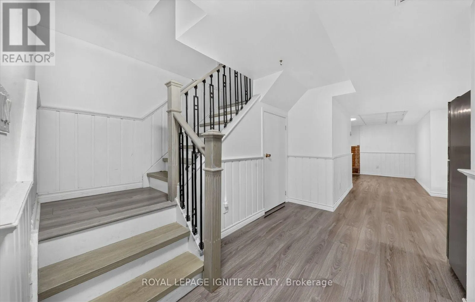 39 LONGFELLOW COURT