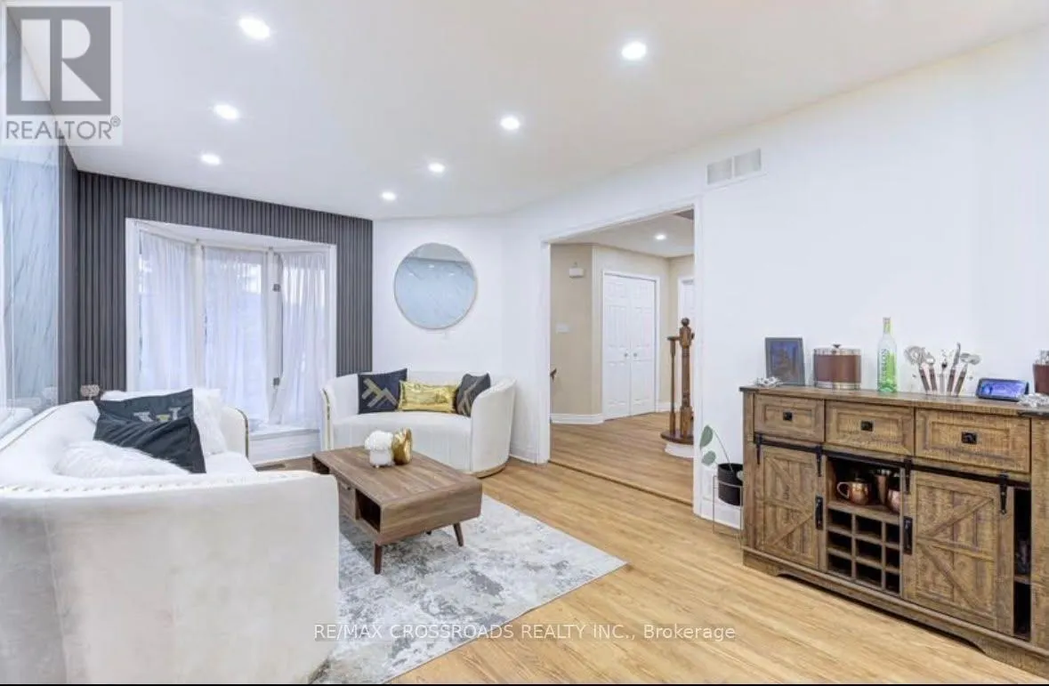 11 MURKAR CRESCENT