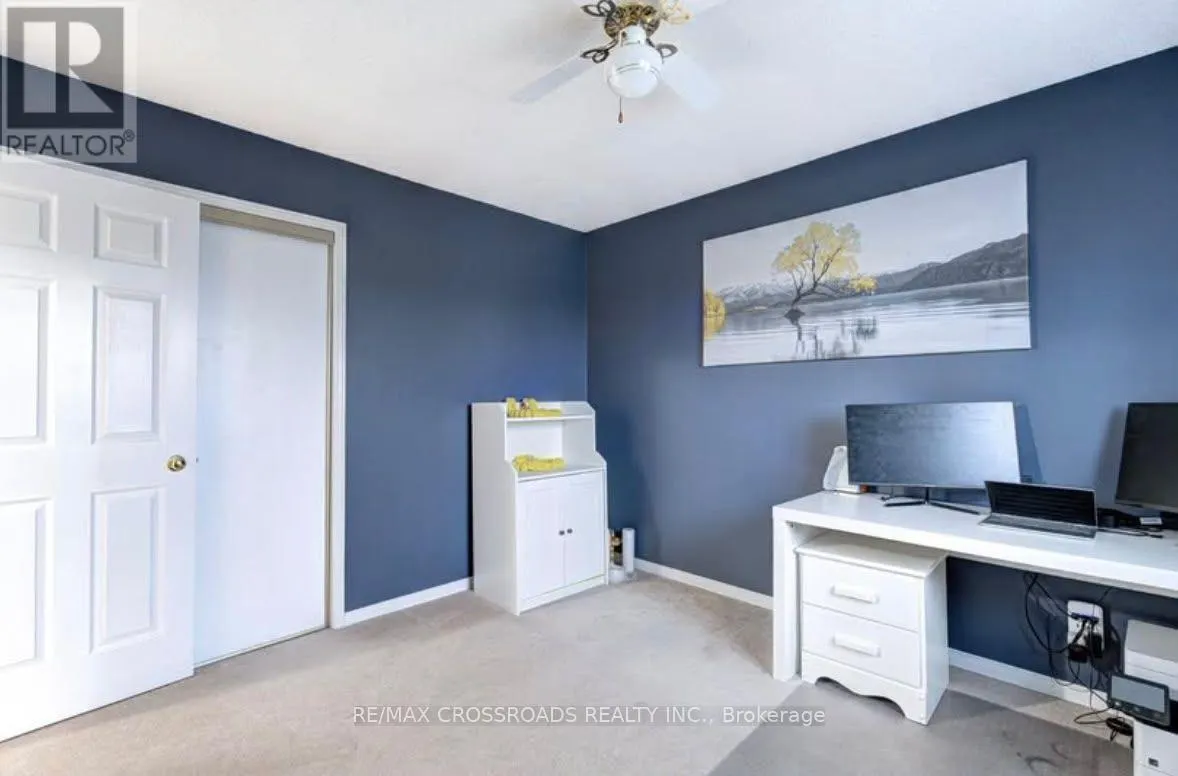 11 MURKAR CRESCENT