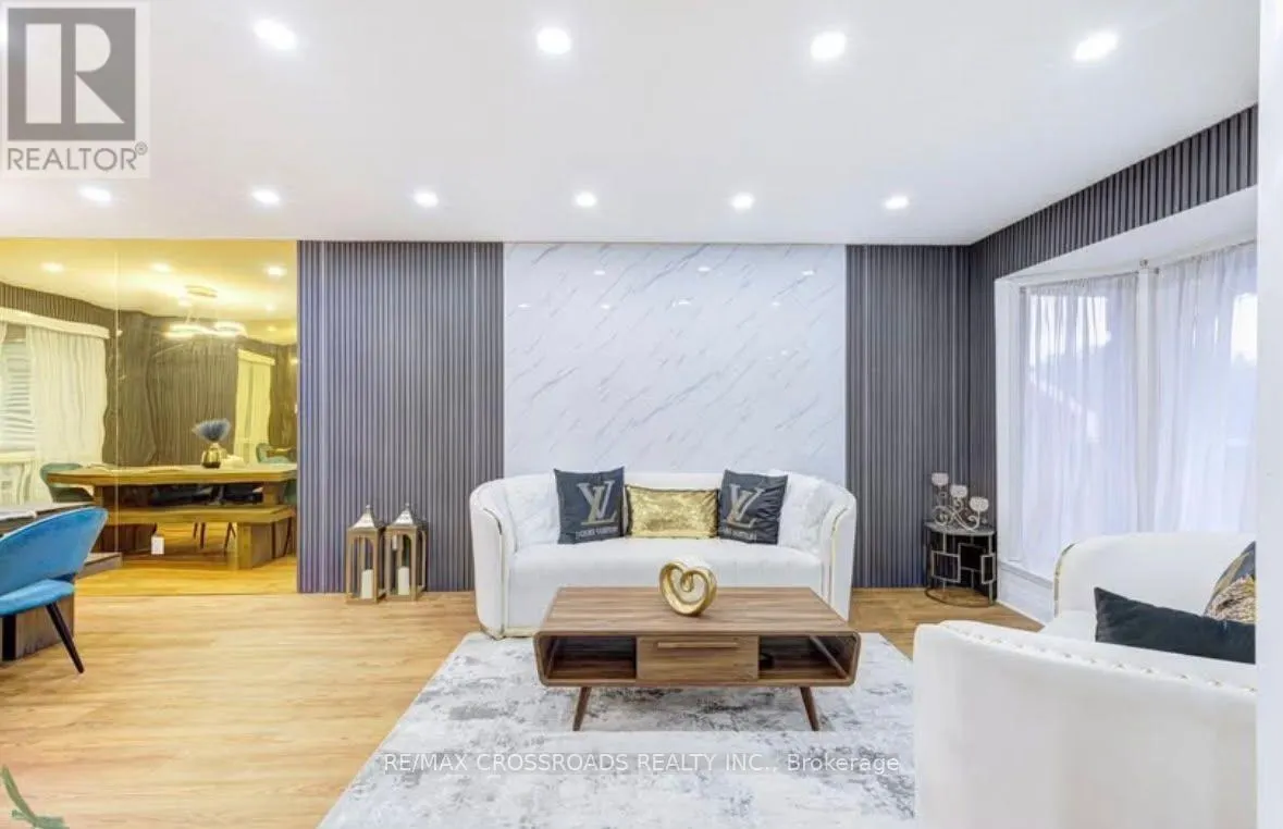 11 MURKAR CRESCENT