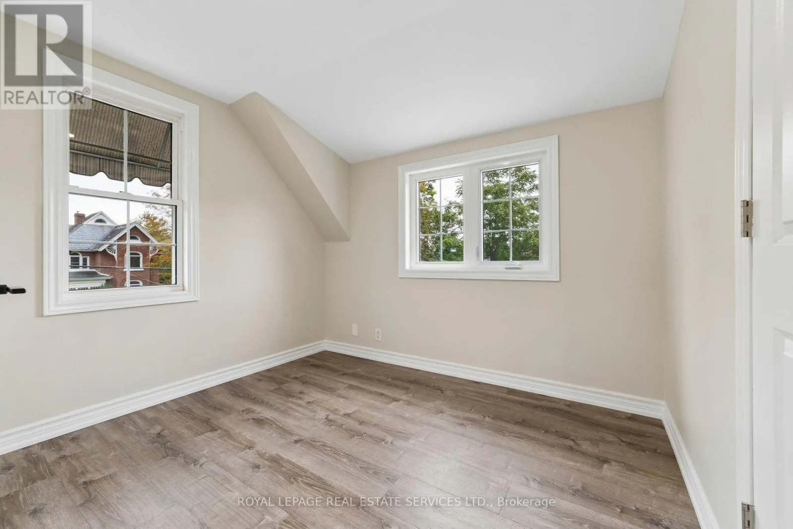 5290 OLD BROCK ROAD