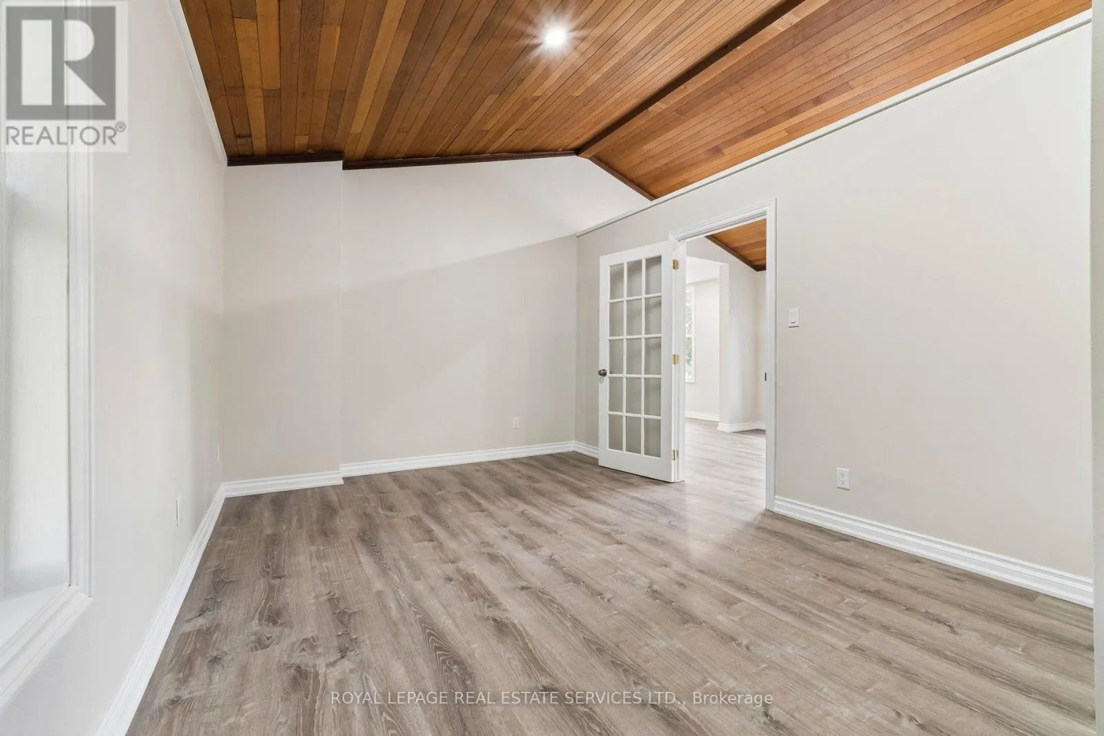 5290 OLD BROCK ROAD