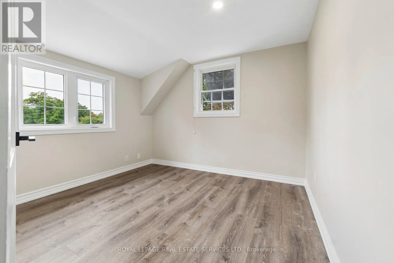 5290 OLD BROCK ROAD